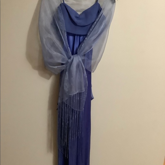 Women Long Blue Dress With Matching Shawl. Size 4. - Picture 10 of 15